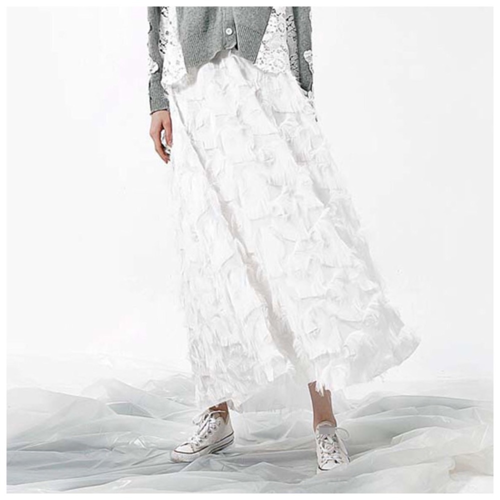 Black & White Eyelash Feathered Skirt - Picture 4 of 8